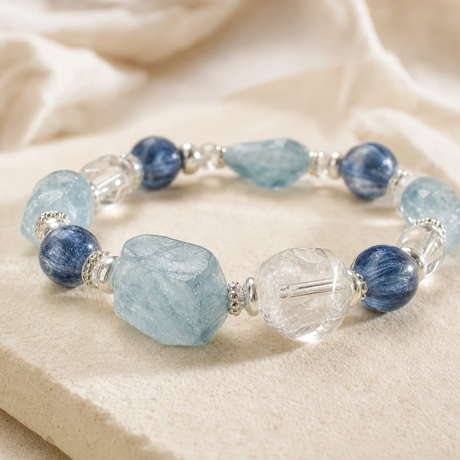 Aquamarine Kyanite Bracelet material detail