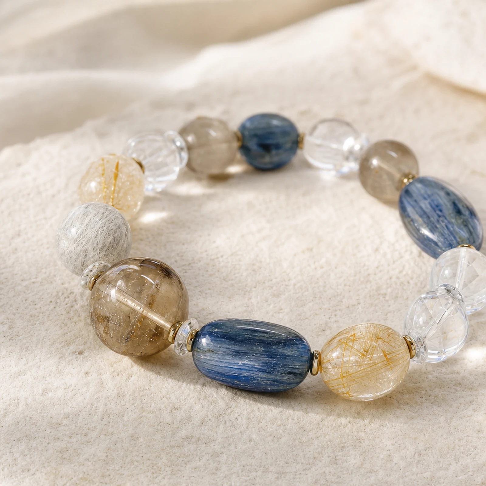 Kyanite Quartz Bracelet material detail